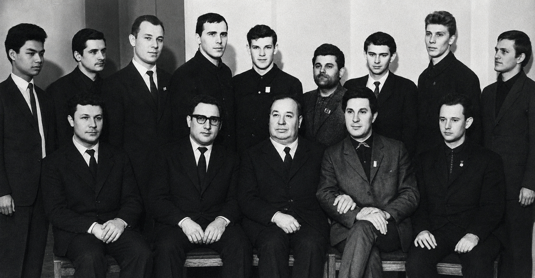 Yeryomin, Pavlov, Usov and members of their class at the Moscow Conservatoire