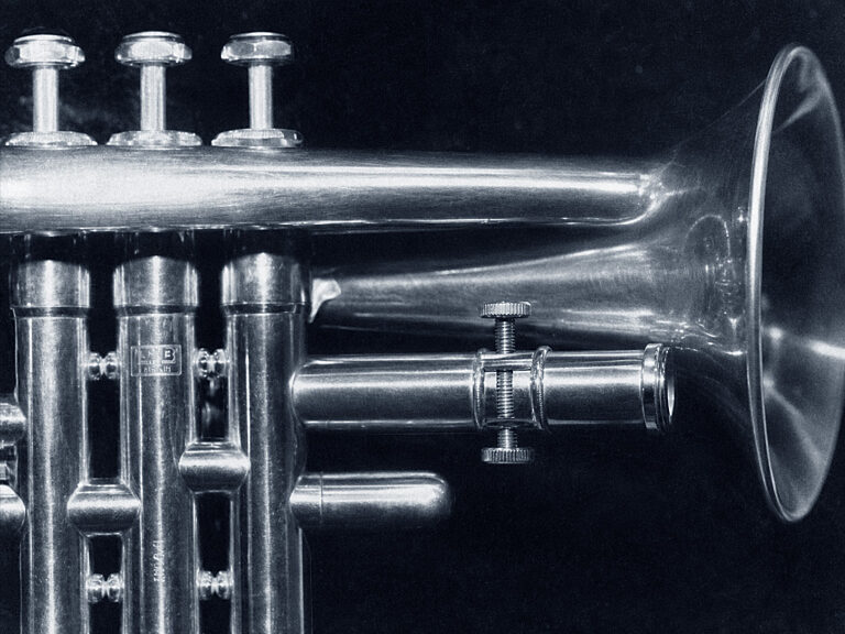 The bell-tuning trumpet