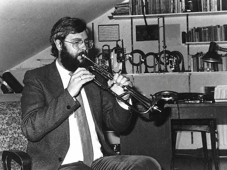 Natural trumpets, basic techniques